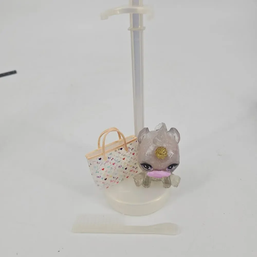 Rainbow High Fashion Doll Amaya Accesories: Unicorn Pet Purse Hairbrush Stand